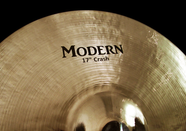 17" Modern Crash